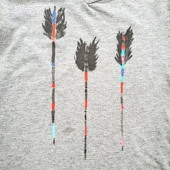 Graphic Tee Arrow Print w/ Contrast Striped Back V-neck Grey Women’s Size XS - Picture 9 of 9